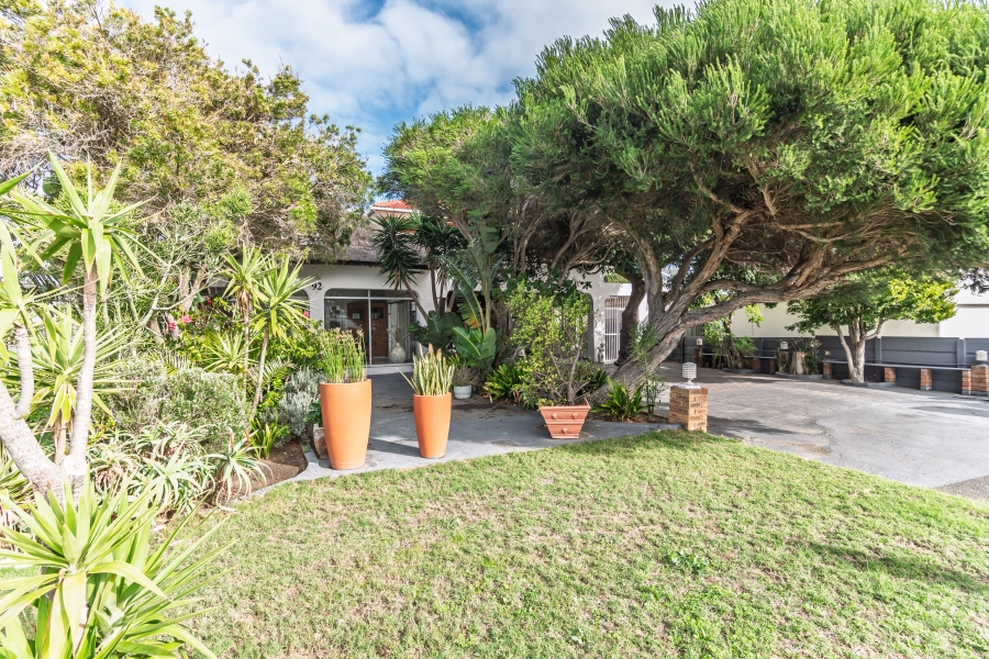 6 Bedroom Property for Sale in Kommetjie Western Cape